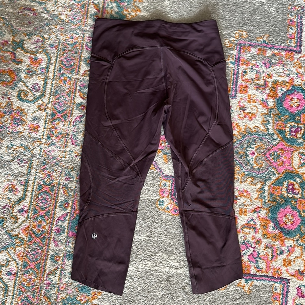 Lululemon Mesh Crop - Picture 5 of 8